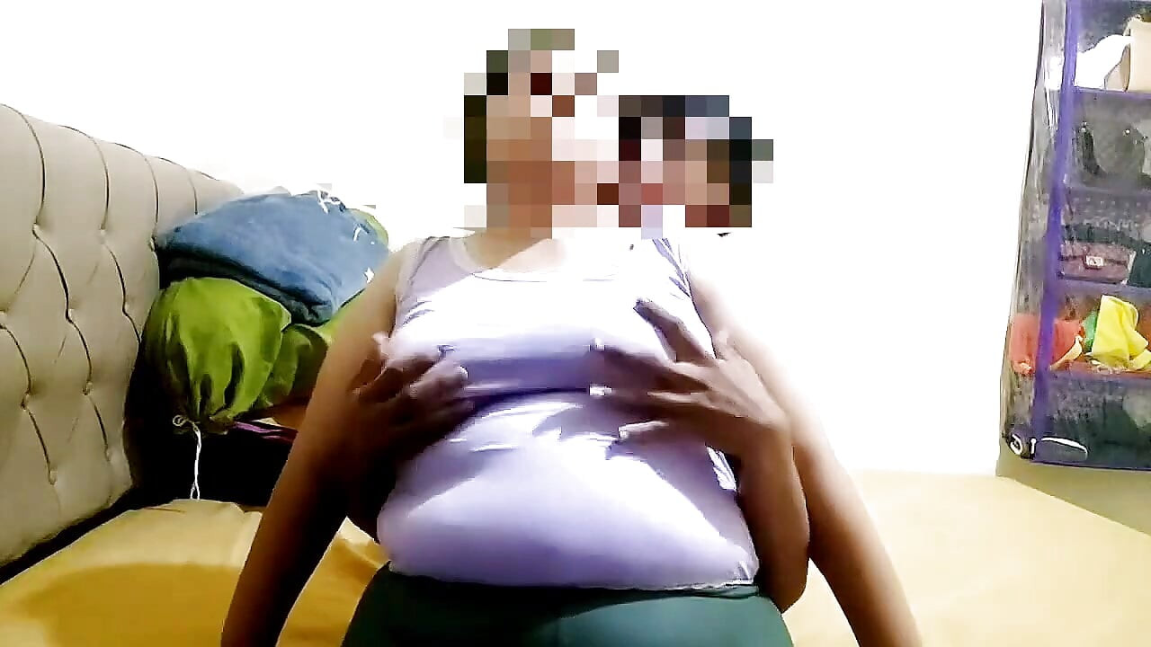 Chubby and touch-sensitive mature woman