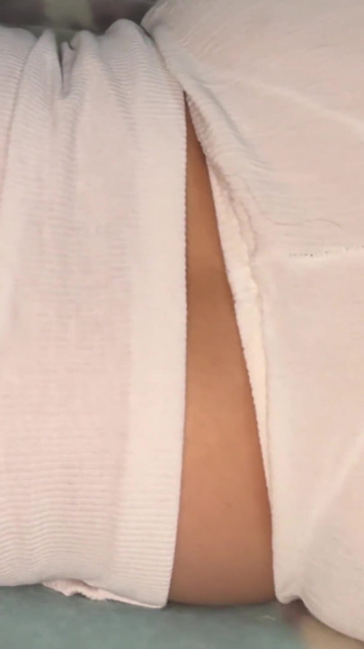 He Enters His Stepmother-in-law's Room at Night and Makes Her Have an Orgasm