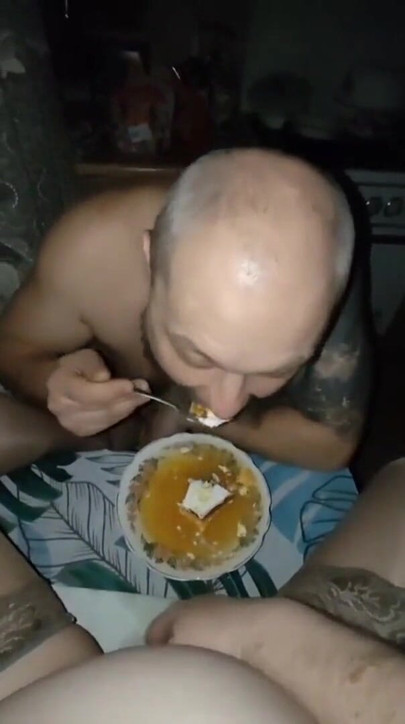 Cake in urine, a very tasty combination | Clip 1