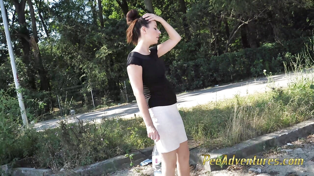 Late for a meeting I had to pull over and pee outdoor