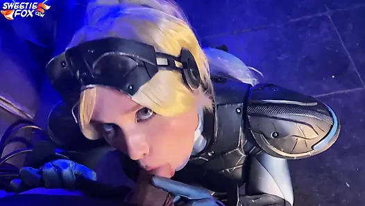 Красотка Нова Сосет Член и Глотает Сперму