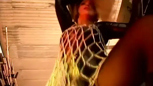 Beutiful girl takes big dick in dirty garage
