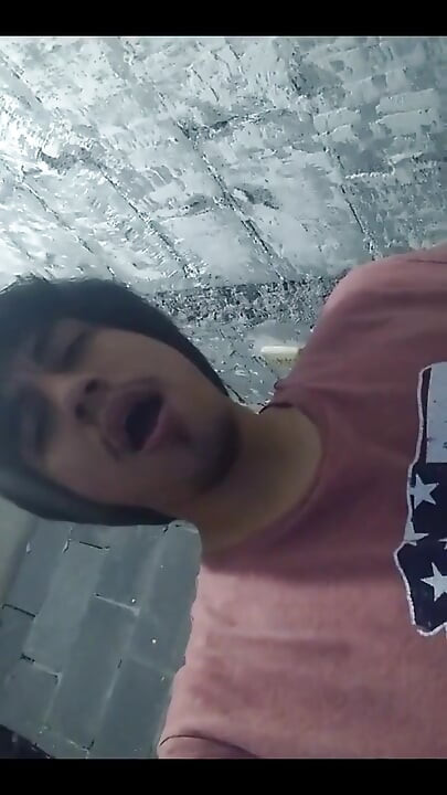 Sacando La Lengua