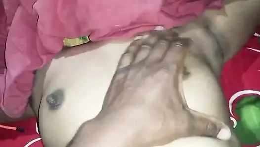 Desi wife ko night mein chudai ki