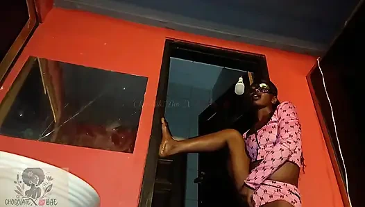 Пришлось снова поиграть с киской в одну в рабочие часы снова