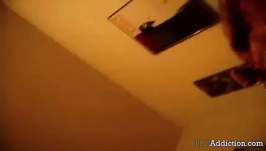 Kecanduan kontol besar pria kulit hitam - istriku suka banget sama kontol besar pria kulit hitam