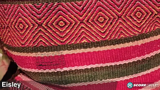 Грудастая Диана Эйсли включается, наблюдая за собой трахается