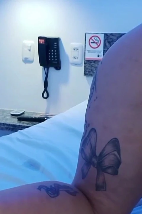 Sexy amatérská děvka MILF velká prsa