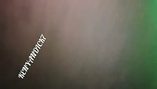 Поздней ночью скачет на хуе моего бойфренда после посещения его на ужин
