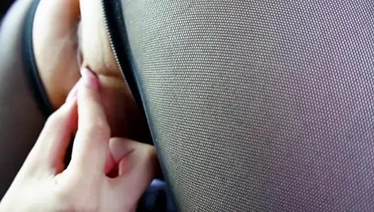 Aksi hot lesbian melahap memek beceknya di pesta seks liar