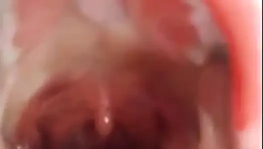 Ağız turu ile kırmızı ruj