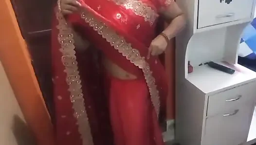 Güzel Hintli kadın romantik bir ilişki yaşıyor