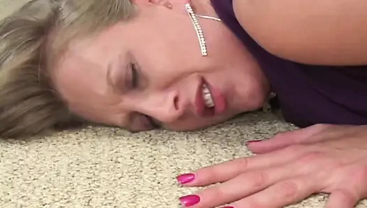 Classy Stepmom Gets Her Holes Drilled by an Experienced Stud