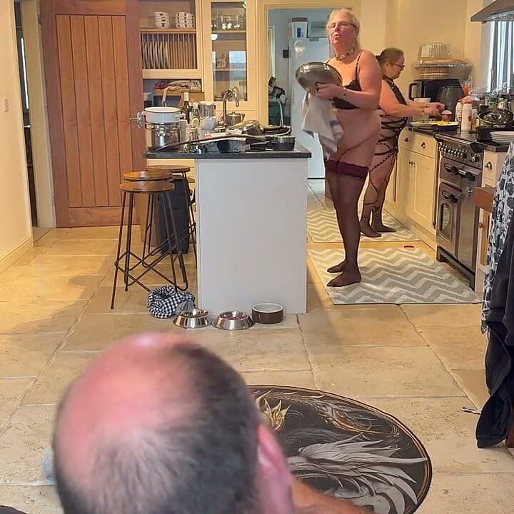 Part 3: Lanista Bear Has His Slaves to Do Their Chores. Will They Behave?
