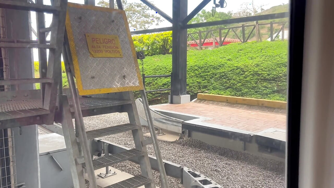 Blowjob and Fuck in the Cable Car in Colombia, Santander with a Very Horny Pregnant Woman