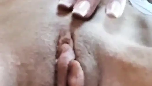 Bermain dildo kamar tidur