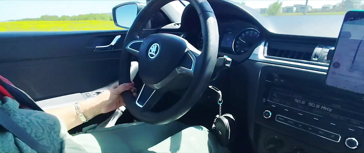 10 minutes of handjob in traffic, public handjob!
