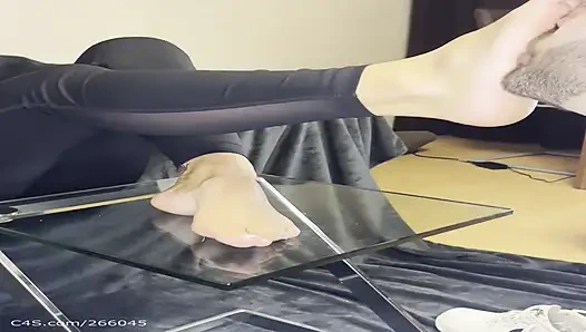 Mengendur kaki berkeringat - valeria night (tampak depan)