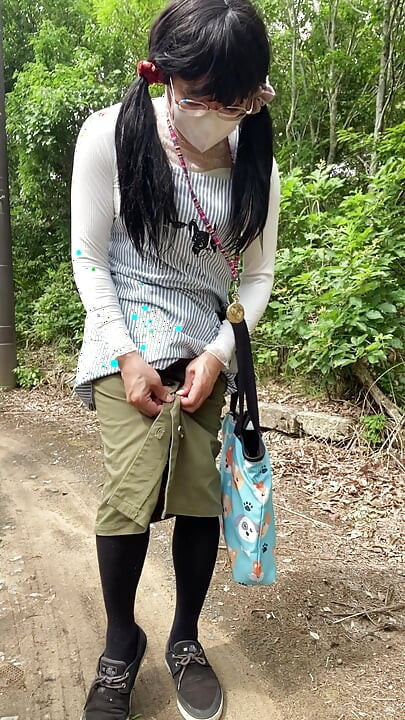 No.268 Exposé Walk in an Apron Part 1