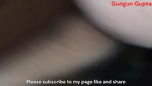 Stiefmutter teilt das bett mit ihrem stiefsohn und lässt stiefsohn sie ficken