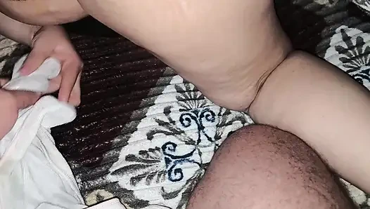 Арабская Зрелая Женщина Наслаждается Чувственным Сексом