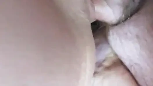 Babam yarağını amcığıma sürtüyor