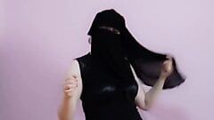 アラブのイスラム教徒のダンス-ホットでセクシー