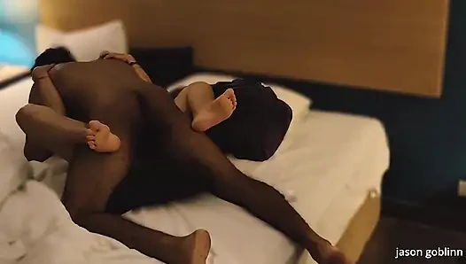 Ibu tiri dientot sama kontol india di kamar hotel
