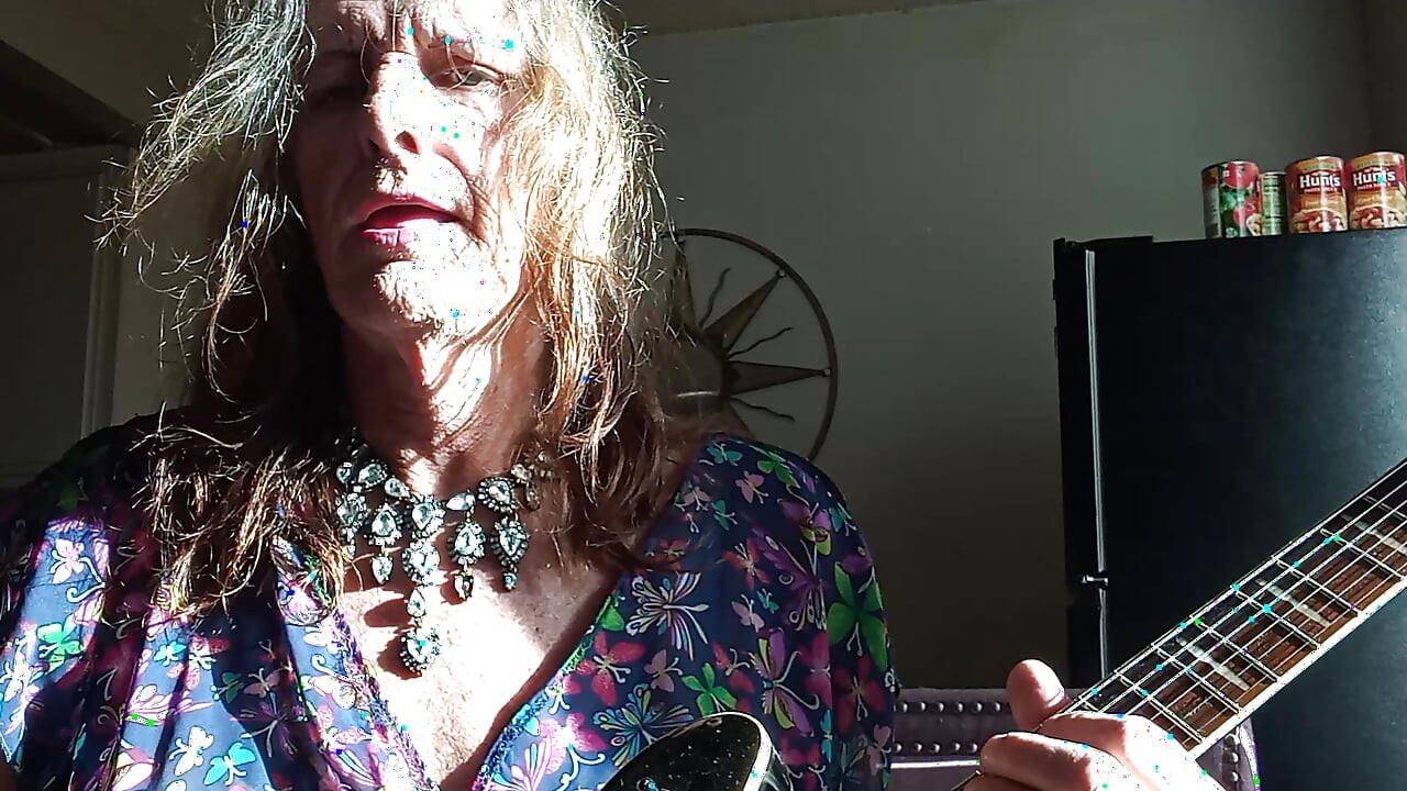 Lizzy Yum SFW SD August 2025 Dilating #83 (love bus Lords of acid)