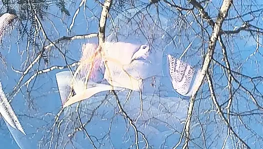 Er beobachtet wieder fremdes freches mädchen