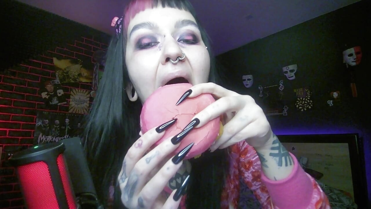 Wideo MrsMothrfcker13