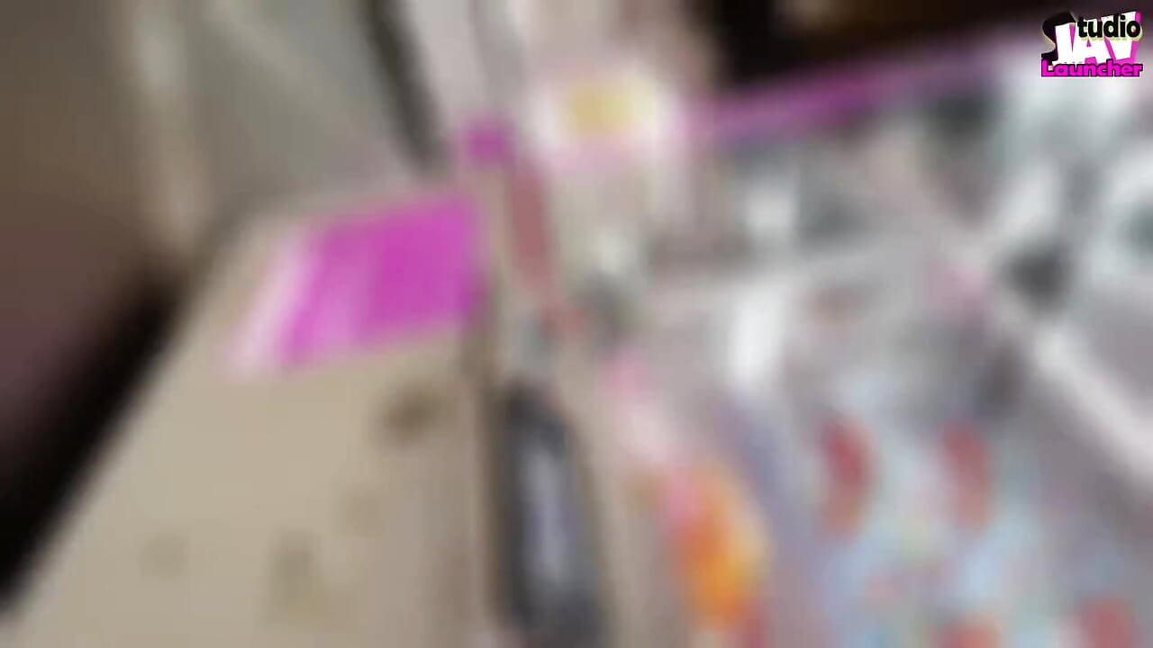 Self-play - a True Ona-girl Records Her Quiet Peak on a City Walk Chapter-1