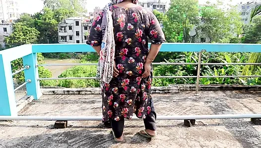 Bangladeshi Outdoor Village bhabi boyfriend fucks PART - 1