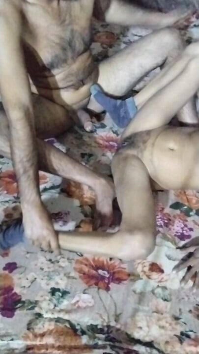 Stiefbroer eerste keer met stiefzus in de keuken