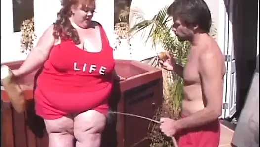 Fat milf pussy fucking in the garden