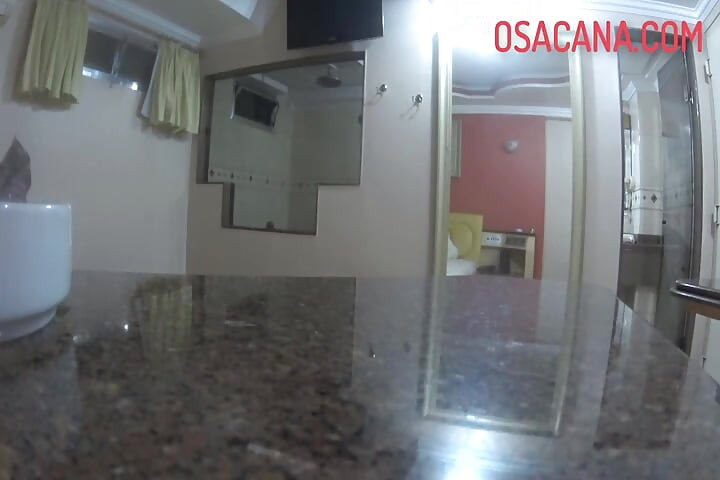 Wielka przystojniaczka pieprzy się gorąco z utalentowaną osobą w motelu