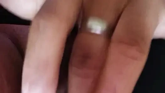 Junges mädchen masturbiert