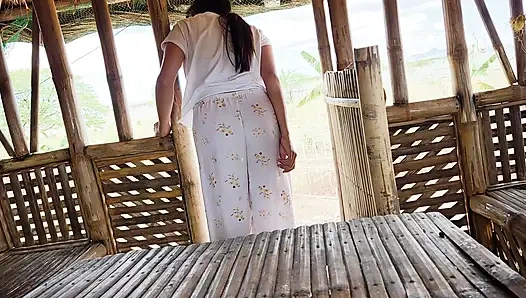 MY TEEN NEIGHBOOR WAS HORNY SHE WANTS TO EXPERIENCE RISKY PUBLIC SEX