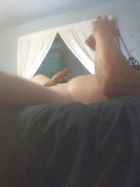 Masturbating to cum
