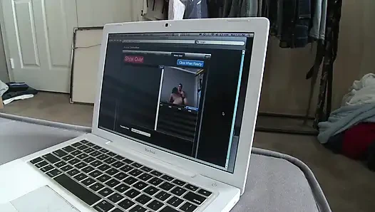 Memek sempit cewek nakal yang super sange ini dientot habis-habisan sampai dicrot di dalam