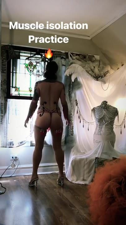 Burlesque 16