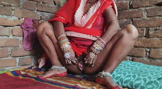 New married housewife apne husband ke lund pe baith ke chudai karwa rahi thi devar madarchod ne romantic video bana ke viral kiy
