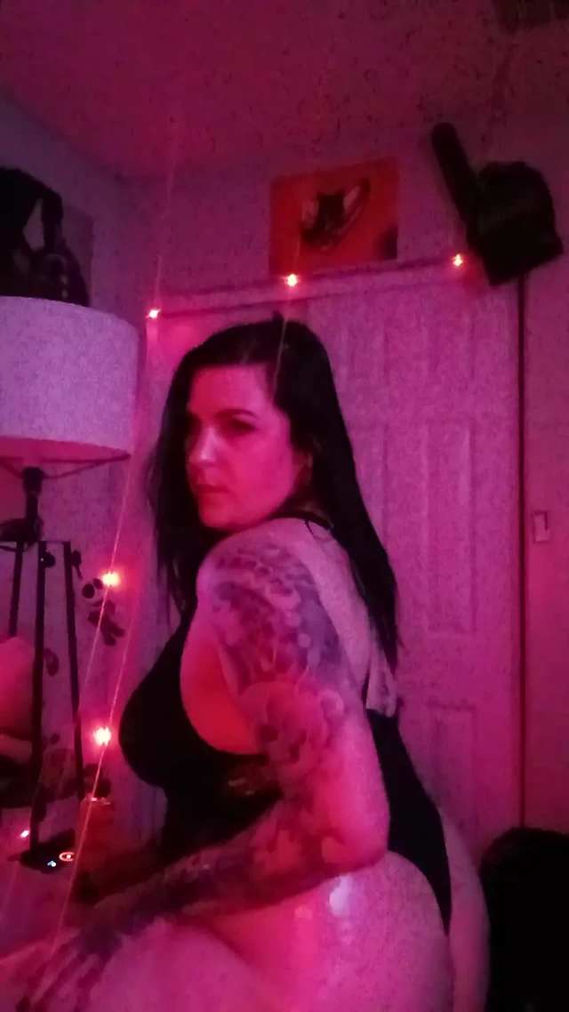 Baby Oil All Over My Curvy Tatted Body