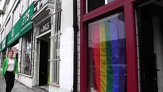 Dua tanggul di dapur bermain es krim