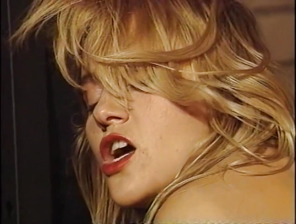 Big boobs lesbian threesome in the gym