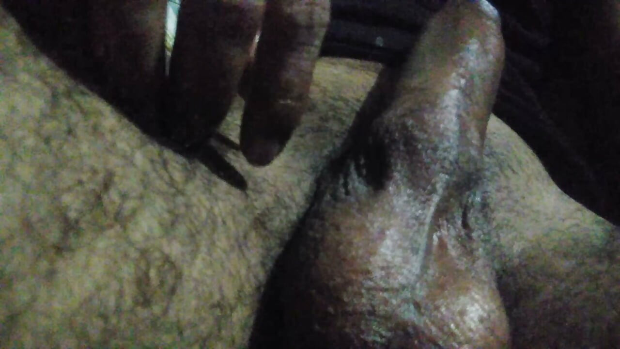 Maine apne room mein apne cock ko hilaya