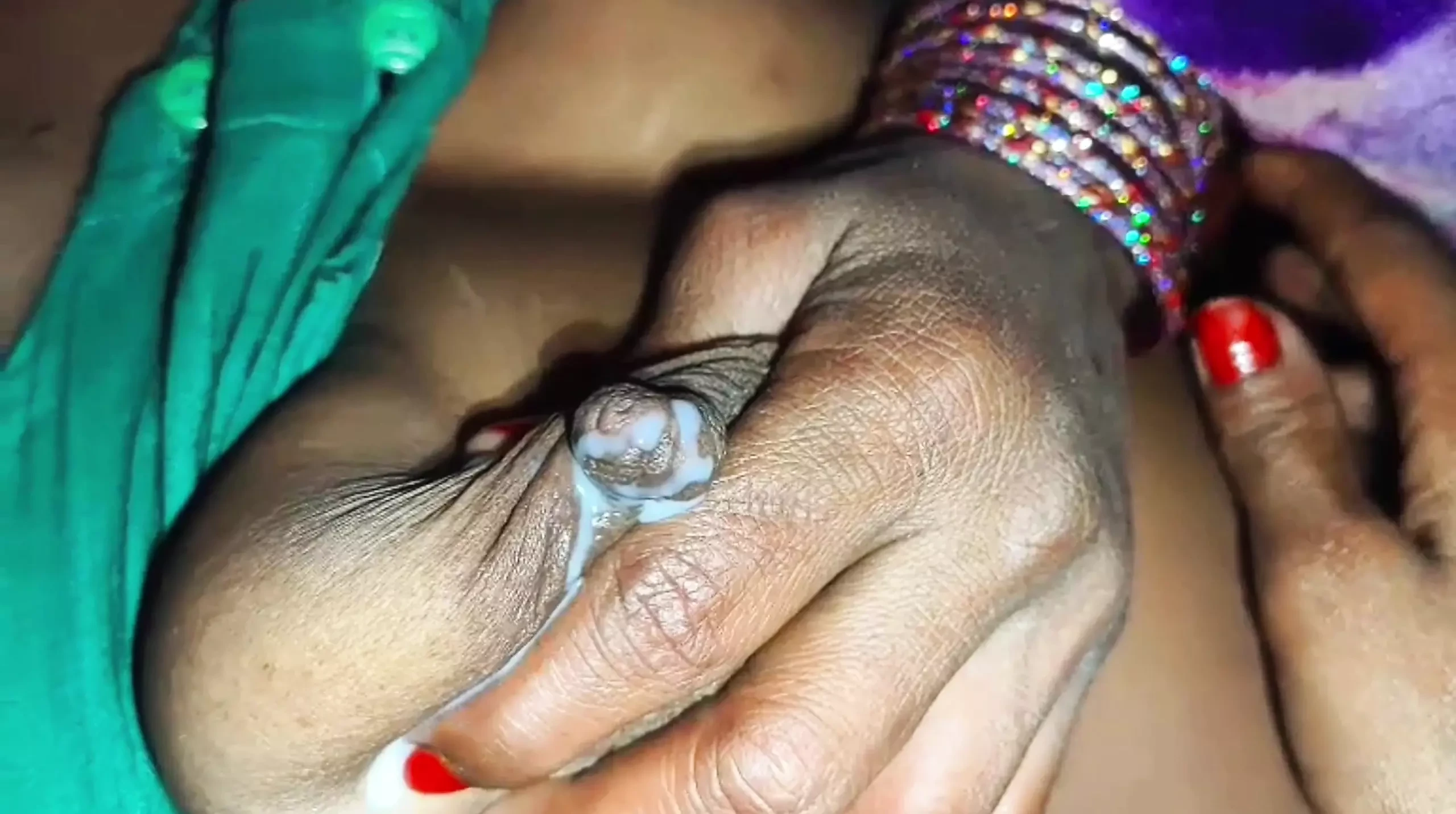 Ibu tiri Bangali Pati Ne Apne Patni Se Lipstick LGWAKE Ke Lund Ko Chuswaya Aur Ibu Tiri Bana KeRas Chudai Kiya Tab Patni Chilane Lagi