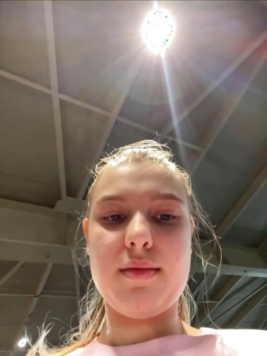 Masturbating in the gym with jucielussie