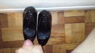 Giày cao gót bằng sáng chế màu đen của K phần 4