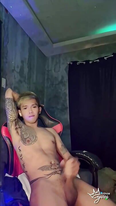 Inked Horny Twink Performed in a Live Webcam Show